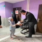 توزیع غذا بین کودکان کار از طرف هتل بین المللی قصر